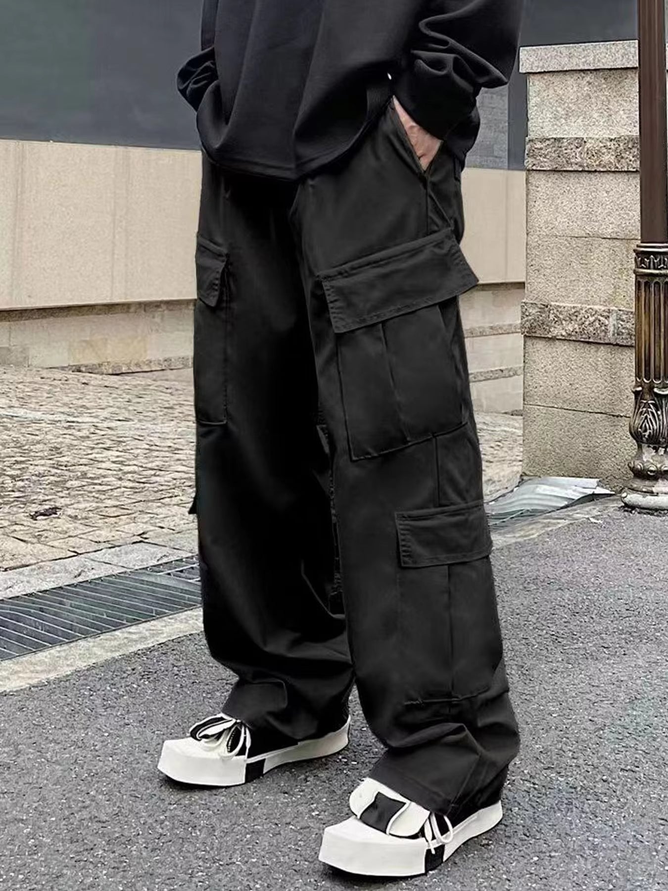 Men's Spring and Autumn Multi-Pocket Cargo Pants with Elastic Waistband and Drawstring Adjustment, Solid Color Multi-Pocket Long Pants Suitable for Outdoor Sports and Leisure