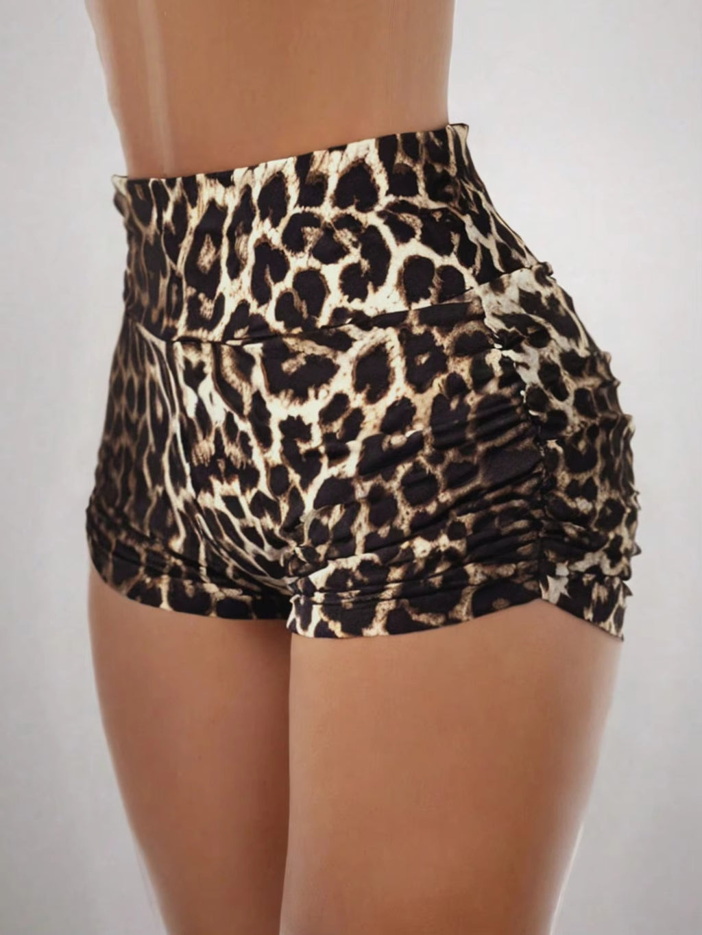 Women's leopard print fashionable hot pants, shorts