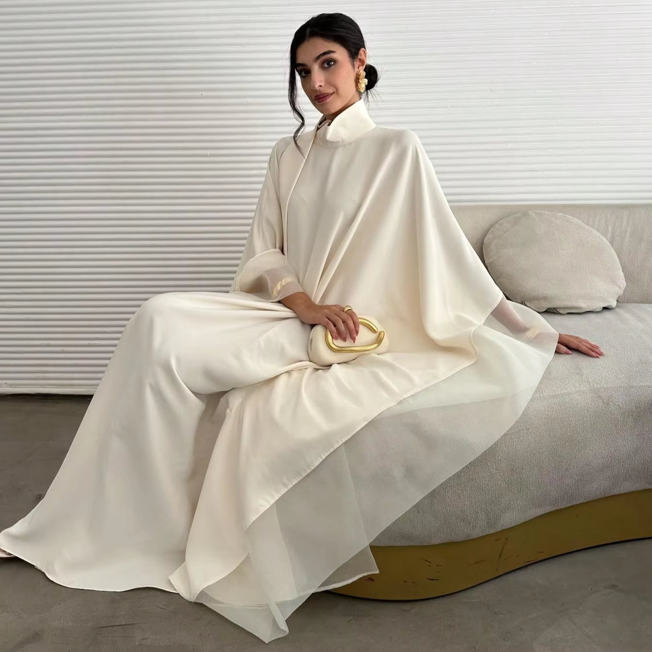 Elegant White Abaya Dress – Loose Full Sleeve Kaftan, Modest Middle Eastern Evening Wear for Women