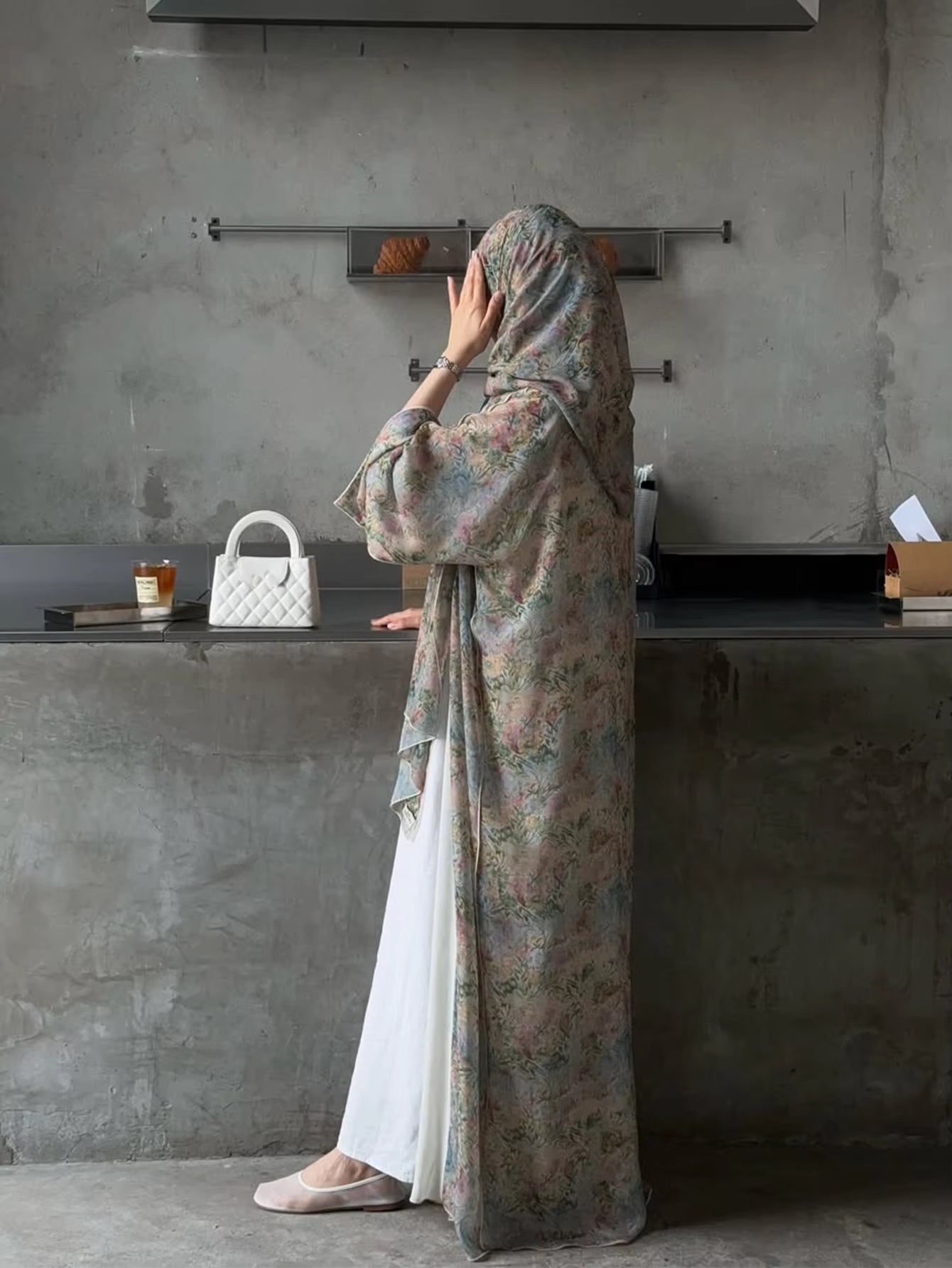Elegant Floral Abaya Robe with Headscarf – Long Sleeve Arabic Cardigan, Modest Middle Eastern Dress