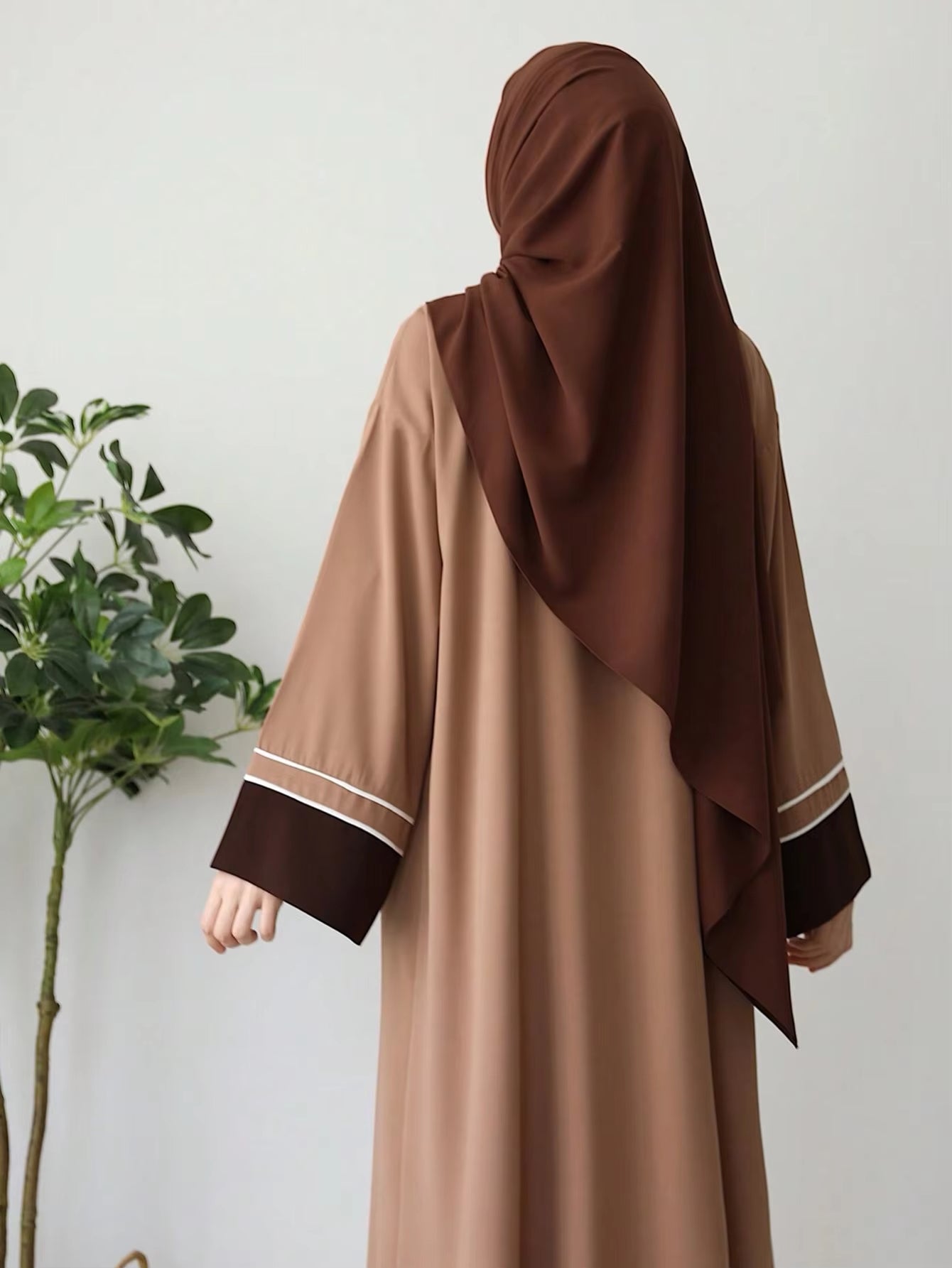 Elegant Patchwork Abaya Dress for Women – Long Sleeve Loose Fit Islamic Maxi Robe with Belt, Modest Middle Eastern Style