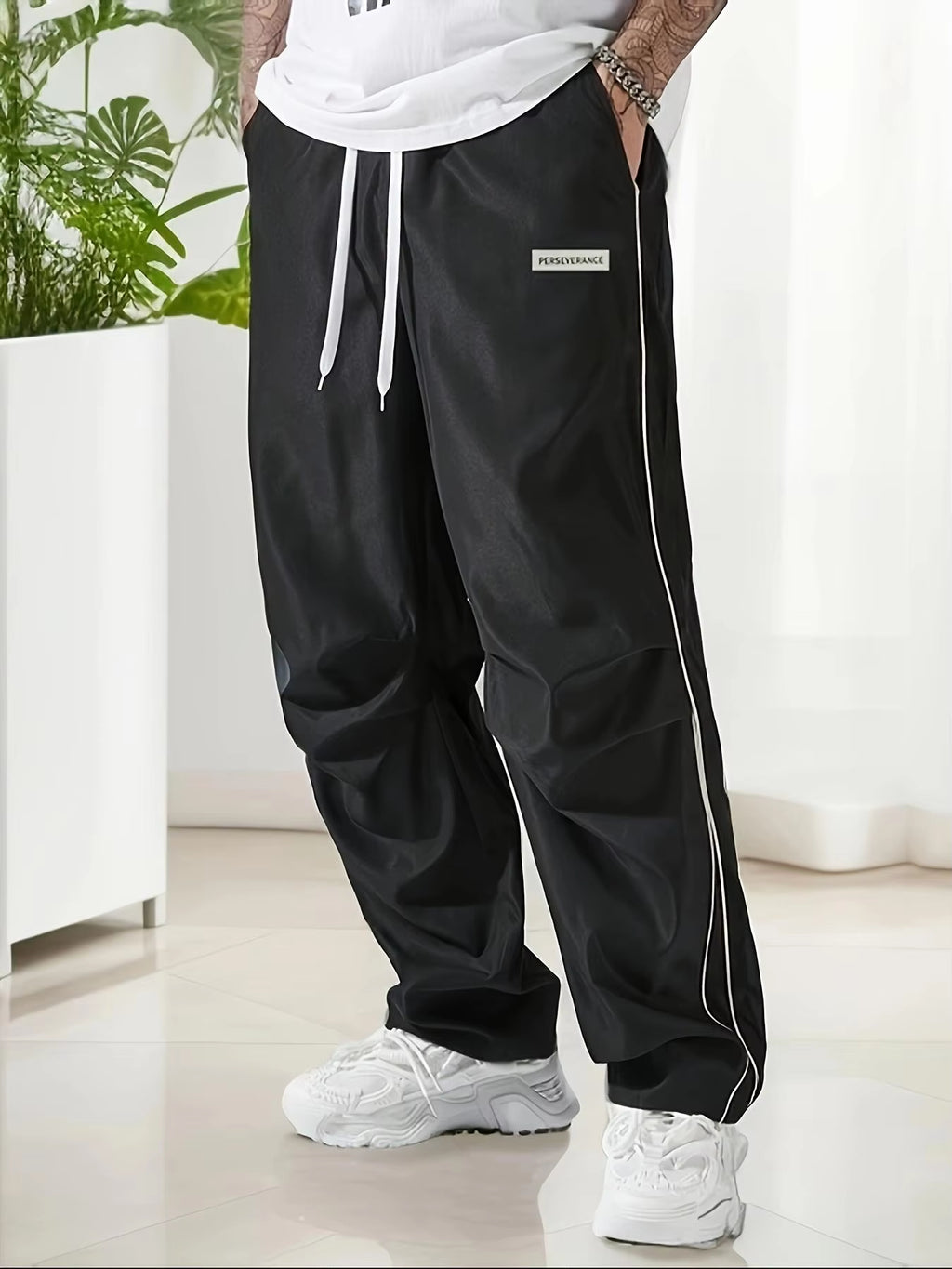Men's Regular Plain Sports Straight Pants with Drawstrings and Elastic Waistband, Reflective Webbing Design, Suitable for Daily Leisure