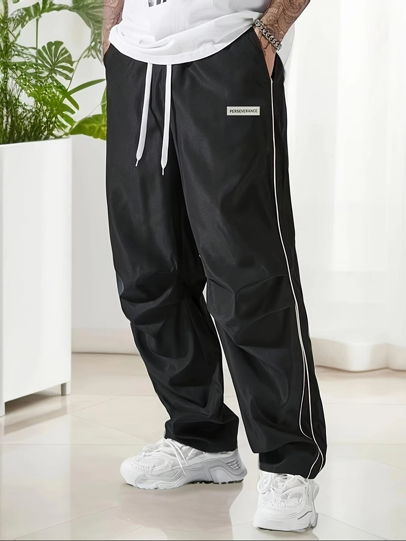 Men's Regular Plain Sports Straight Pants with Drawstrings and Elastic Waistband, Reflective Webbing Design, Suitable for Daily Leisure