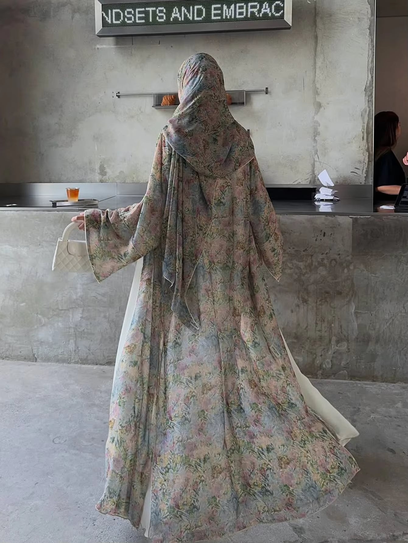 Elegant Floral Abaya Robe with Headscarf – Long Sleeve Arabic Cardigan, Modest Middle Eastern Dress