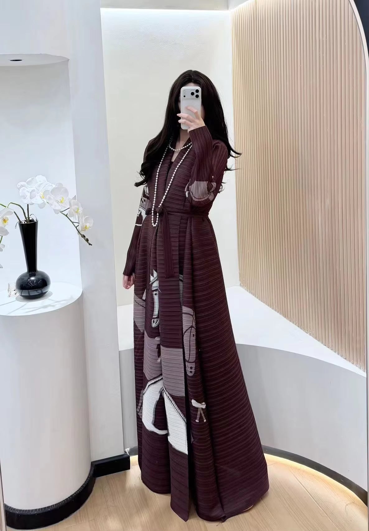 Fold Women's Pleated Abaya - Brown Horse Art Print, Middle Eastern Fashion Long Robe 2025 New Arrival - Modest Casual Wear