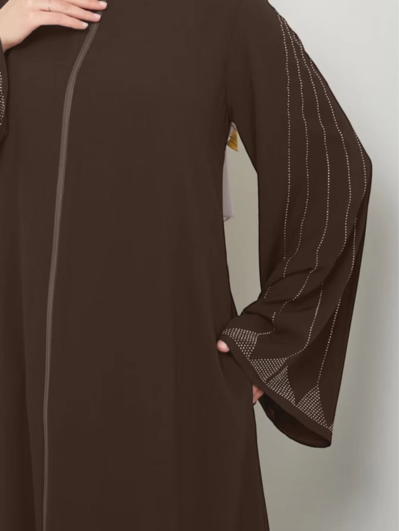 Elegant Brown Abaya Dress for Women – Loose Fit Long Sleeve Islamic Maxi with Diamond Detail, Modest Muslim Fashion