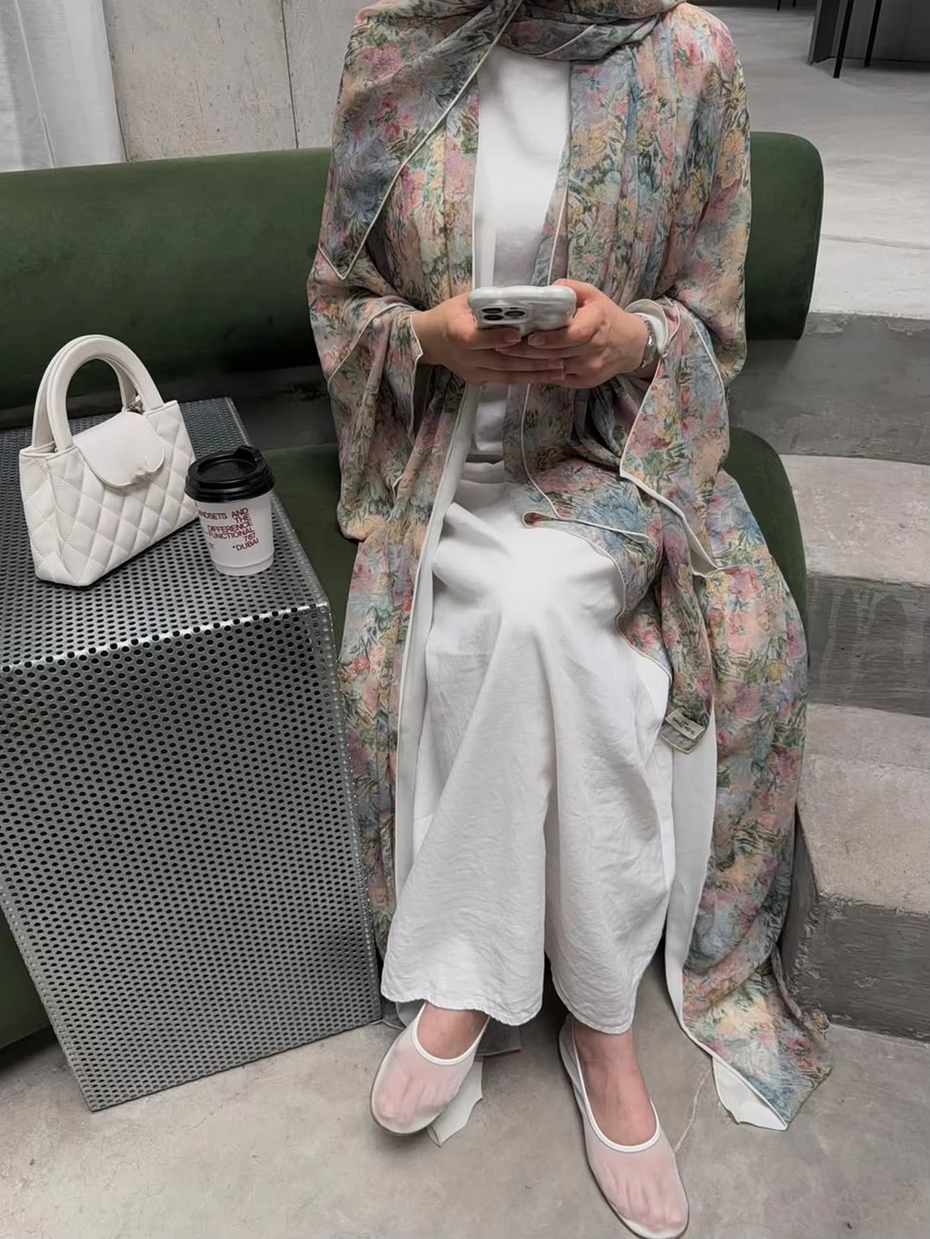 Elegant Floral Abaya Robe with Headscarf – Long Sleeve Arabic Cardigan, Modest Middle Eastern Dress