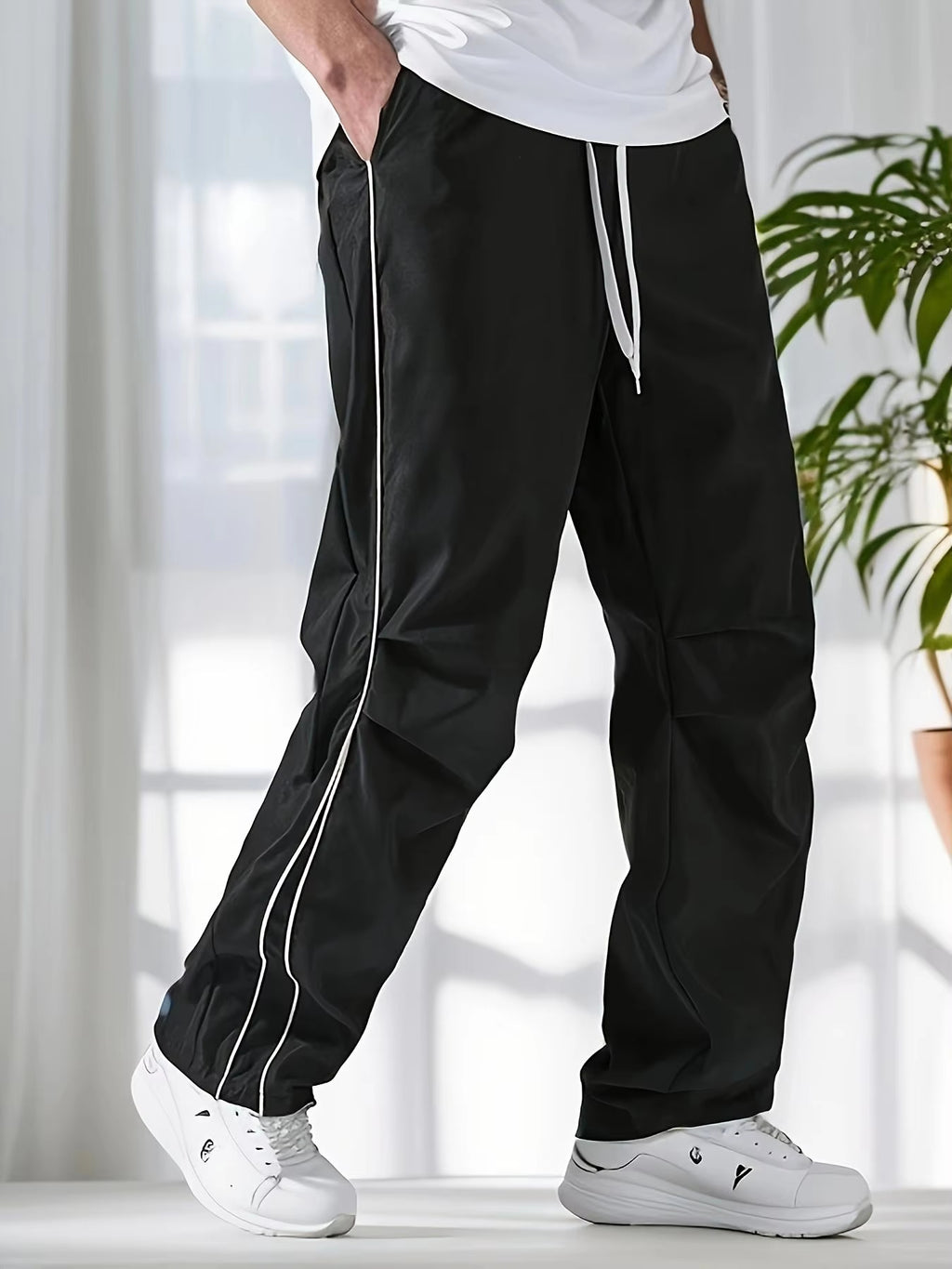 Men's Regular Plain Sports Straight Pants with Drawstrings and Elastic Waistband, Reflective Webbing Design, Suitable for Daily Leisure
