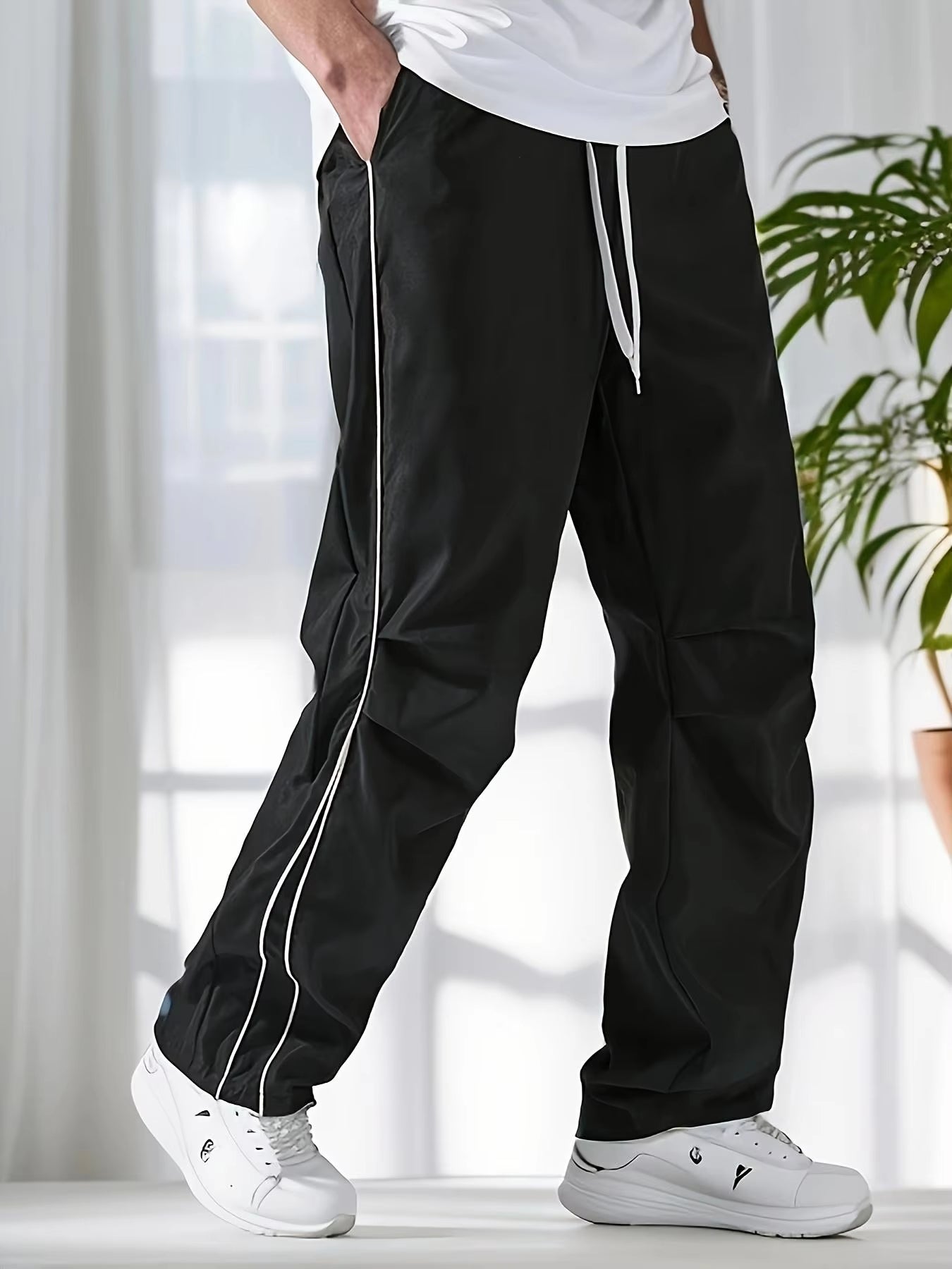 Men's Regular Plain Sports Straight Pants with Drawstrings and Elastic Waistband, Reflective Webbing Design, Suitable for Daily Leisure