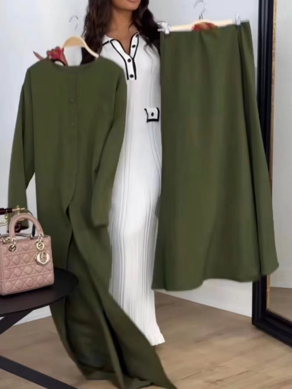 Elegant Green Abaya Set for Women – 2 Piece Satin Kaftan Dress, O Neck Button Front Modest Maxi Evening Gown