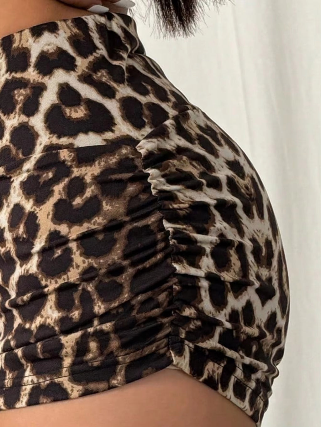 Women's leopard print fashionable hot pants, shorts