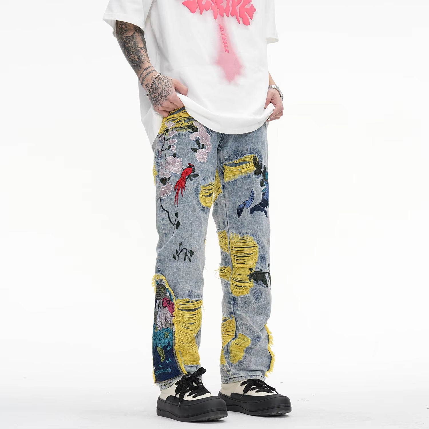 Chinese Painting Embroidered Patch Denim Ripped Jeans for Men Streetwear Pleated Tassels Distressed Destroyed Jean Straight Male