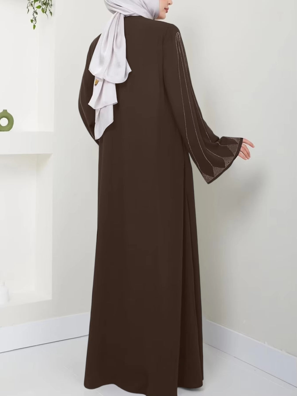 Elegant Brown Abaya Dress for Women – Loose Fit Long Sleeve Islamic Maxi with Diamond Detail, Modest Muslim Fashion